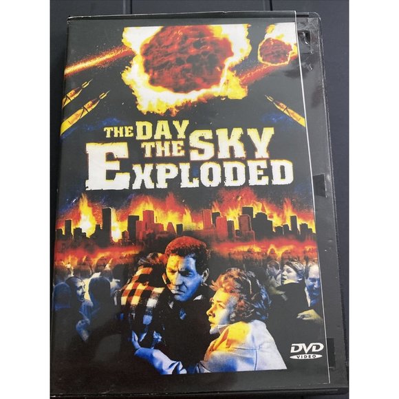 The Day The Sky Exploded DVD - Picture 1 of 2